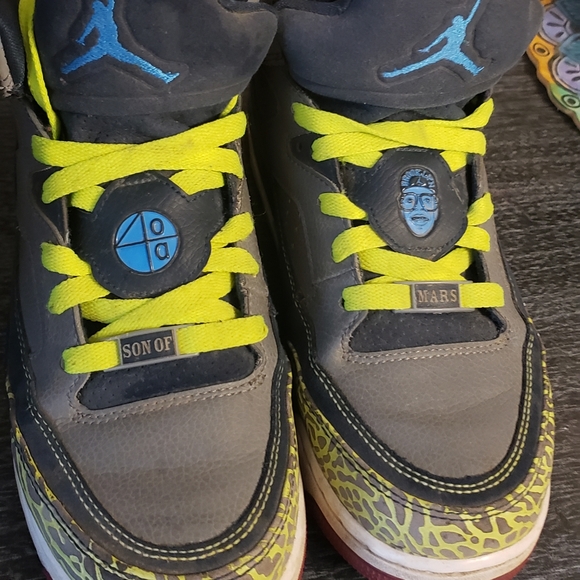 Jordan sneakers - Picture 2 of 5